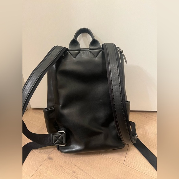 Matt and Nat Backpack - Picture 5 of 6